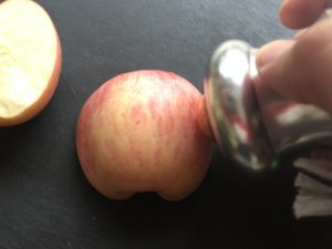 CS60で食べ物（りんご）の味は変わるか