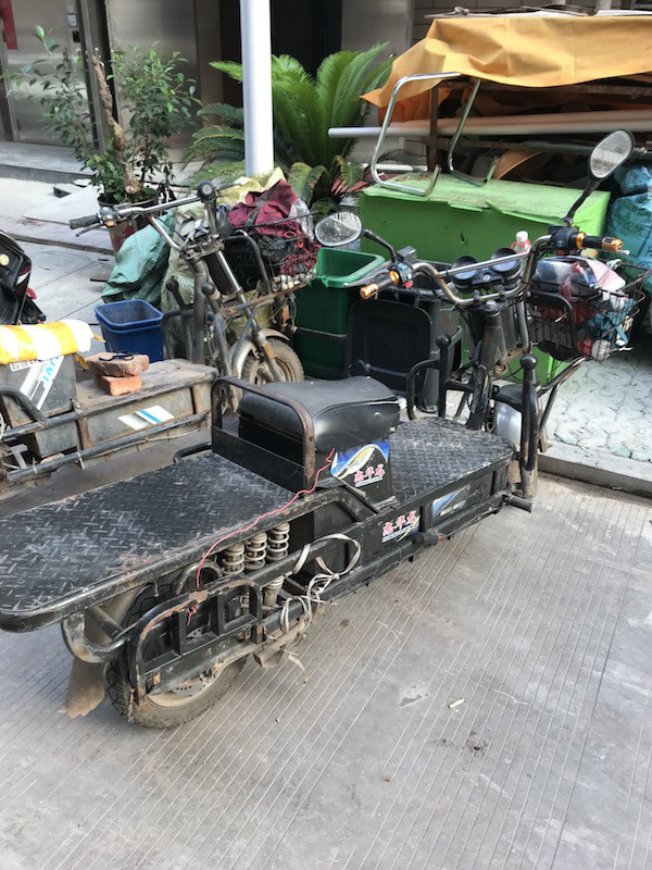 中国を走る電動バイク