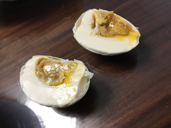 中国でよく食べる鴨の卵の塩漬け