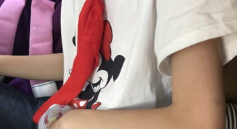中国の小学生は赤いスカーフをつける